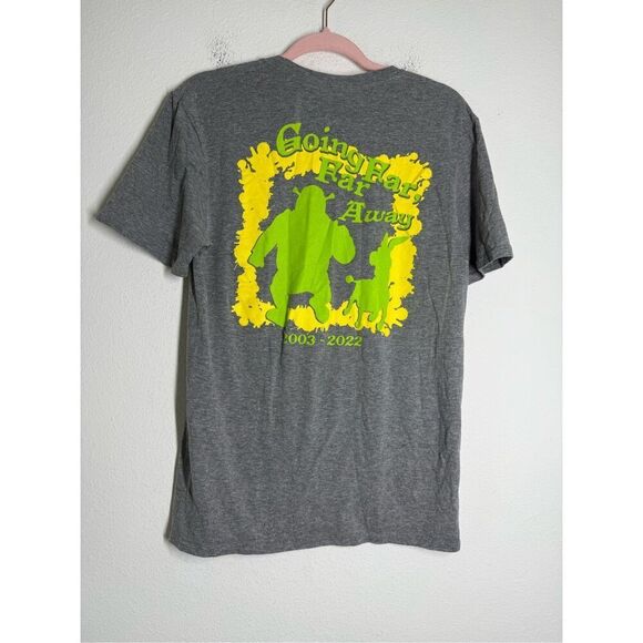 Universal Studios Orlando 2003-2022 Shrek 4DClosing Going Far Far Away Shirt SzM - Picture 3 of 9